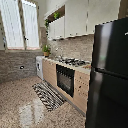 Alba Di Mare Con Parcheggio E Vista Mare 3* Андрано