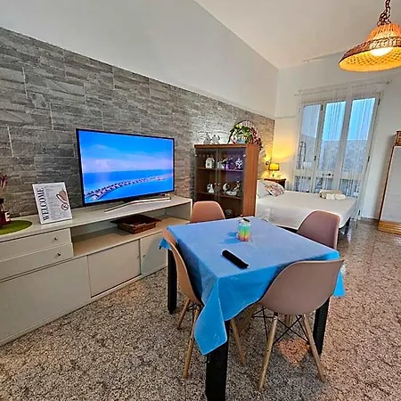 Alba Di Mare Con Parcheggio E Vista Mare 3*